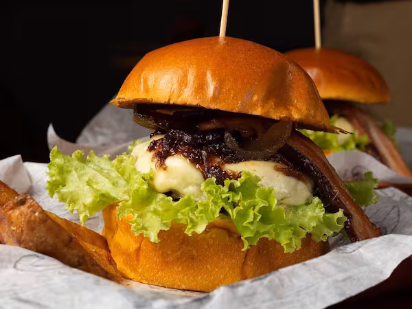 Hamburguer Artesanal com Cogumelo e Bacon (Wonderful Burguer).