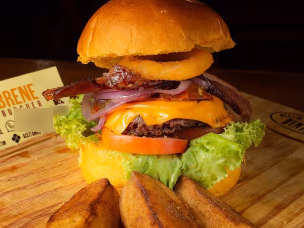 Hamburguer Artesanal com Salada e Bacon (Full Mix)